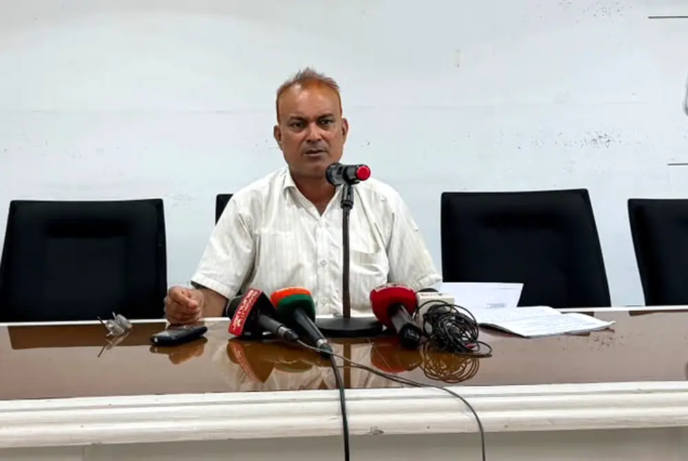 দুর্নীতি ধরিয়ে দেয়ায় চাকুরিচ্যুত শামসুল; বিচারের আশায় ঘুরছেন পথে পথে